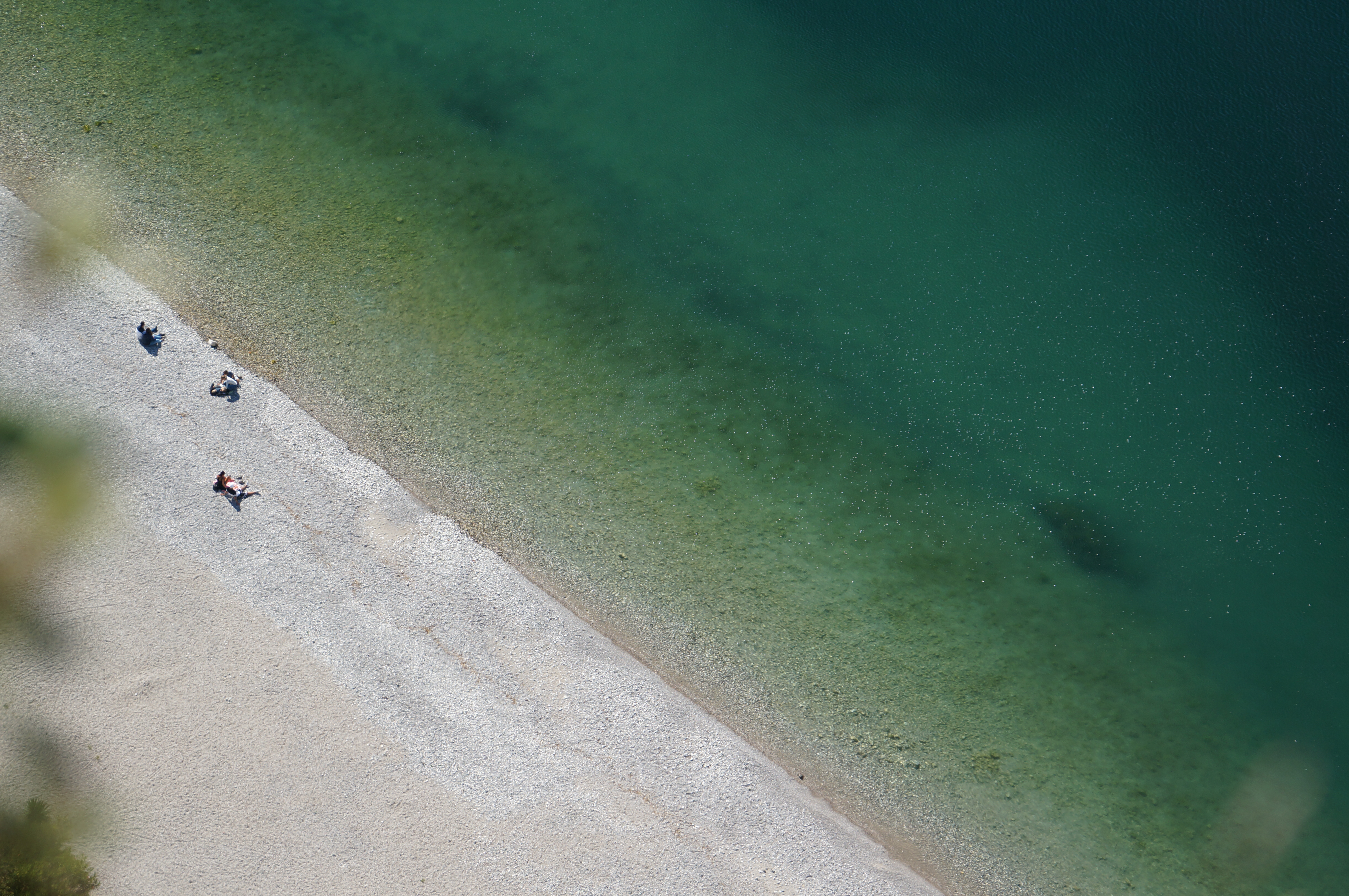 Voor ons iets te koud, een strandje bij het plaatsje Riva del Garda.