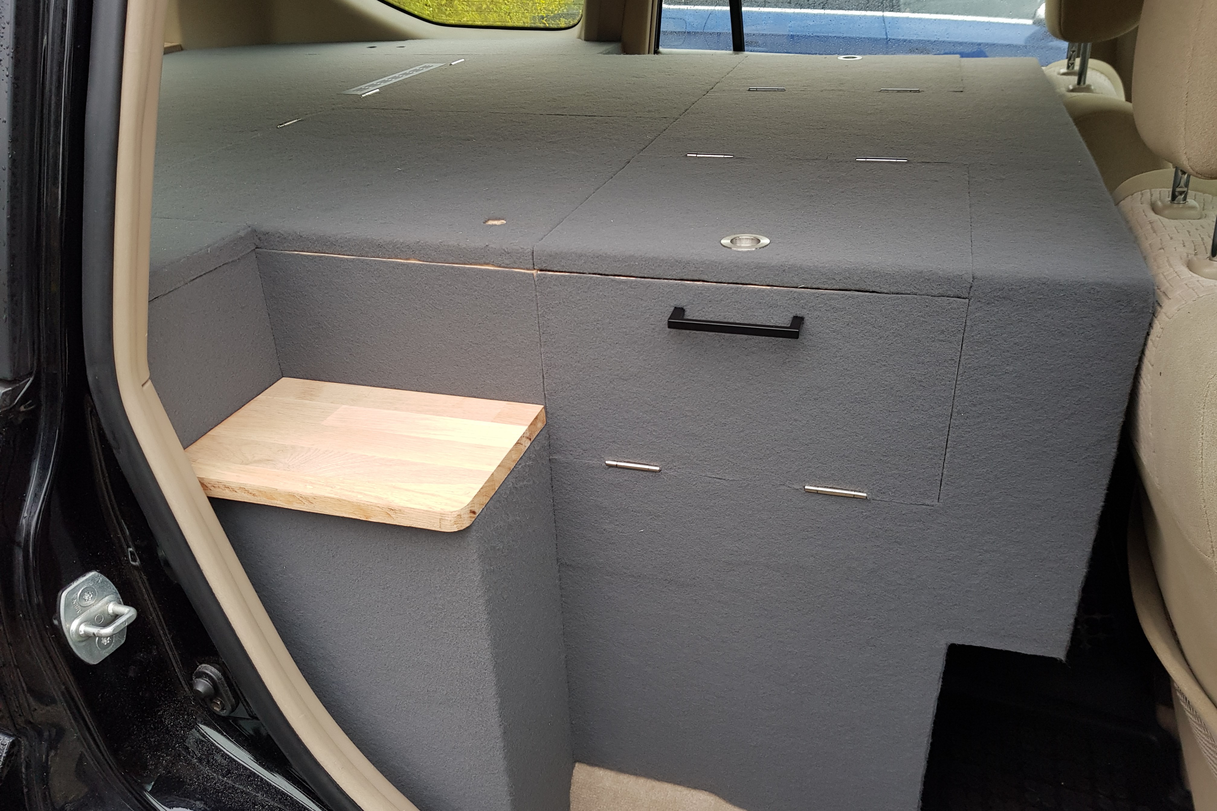 Het platform loopt nu tot aan de voorstoelen