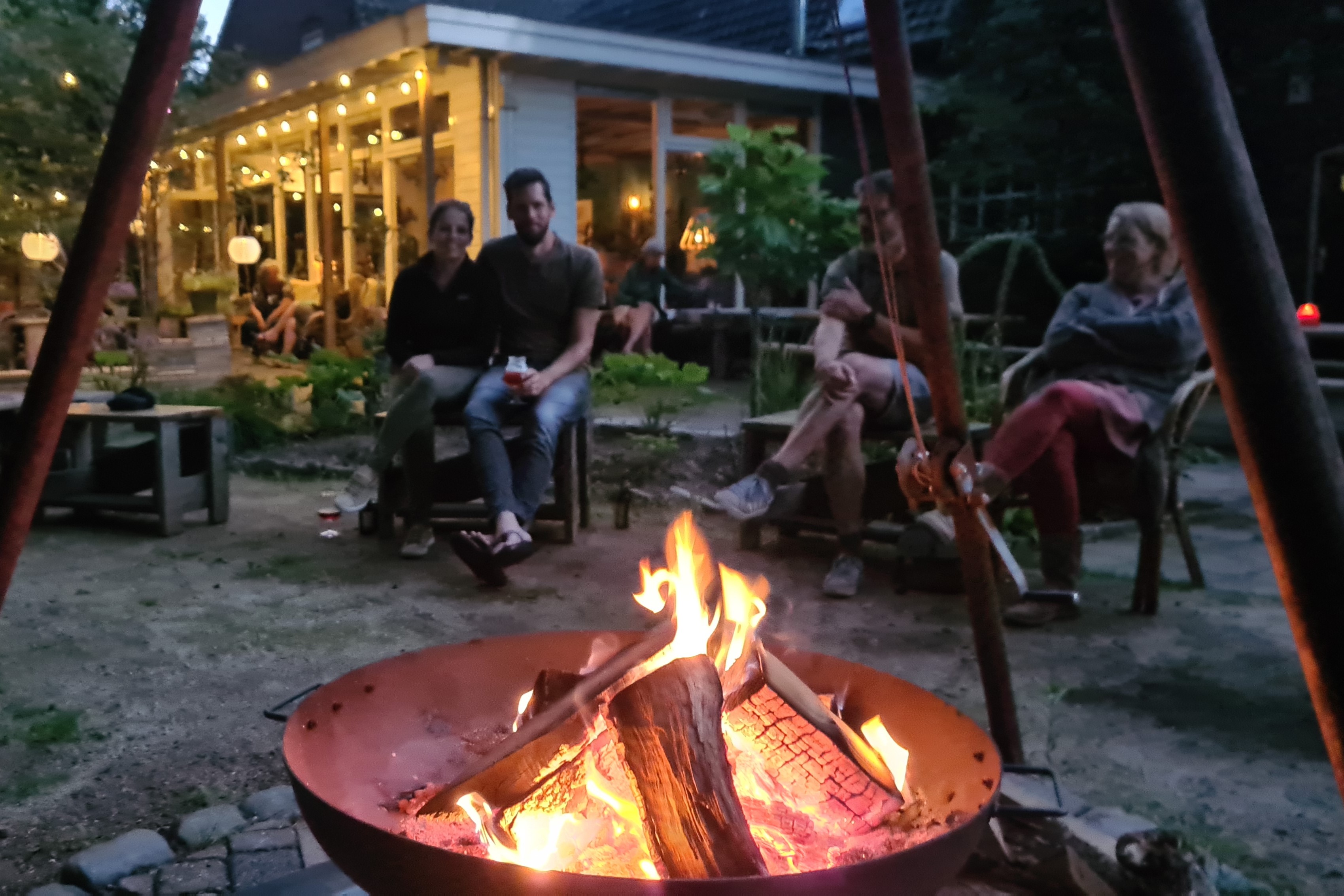 Kampvuurtje op de camping bij Liempde (Noord-Brabant)